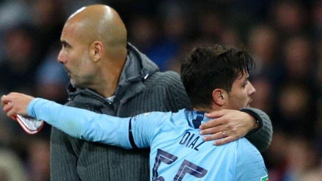 蛙泳比赛中 蛙泳比赛中